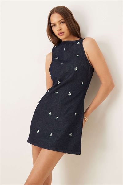 Джинсовое мини-платье-футляр с мелким цветочным узором артикул 149436345