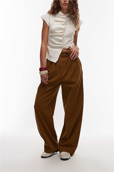 Брюки из вельвета с широкими штанинами и складками, с отделаным поясом артикул 149244972