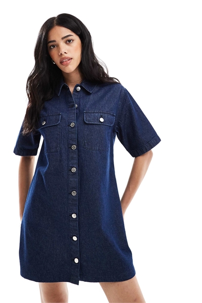 Платье-рубашка из денима свободного кроя с короткими рукавами артикул 141464071