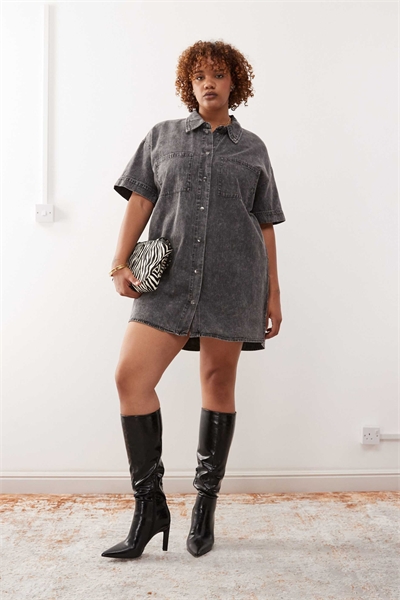 Мини-платье-рубашка из денима артикул 142046262