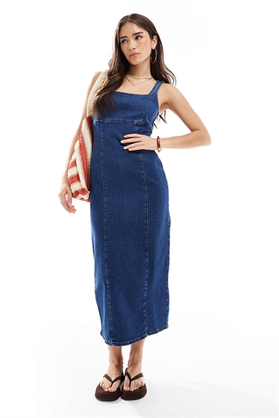 Облегающее джинсовое платье средней длины с квадратным вырезом артикул 147970542