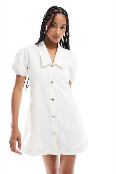 Джинсовое мини-платье с воротником и рукавами-буффами артикул 147133042