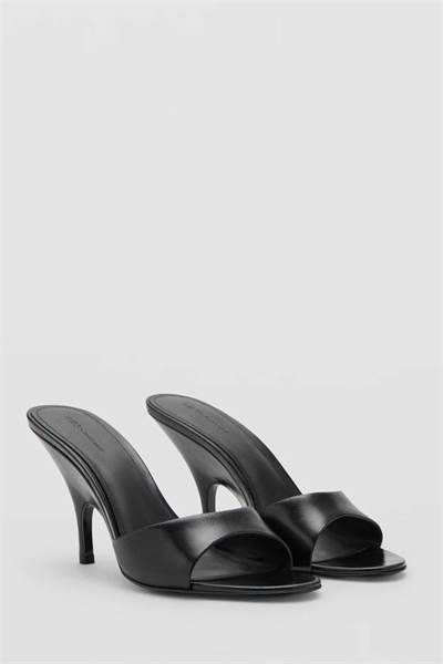 С Кайей Гербер — туфли на каблуке со шлепанцем из 100% кожи артикул 153665352