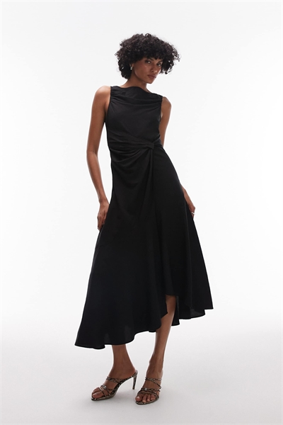 Длинное платье-миди с асимметричным подолом черного цвета артикул 148516611
