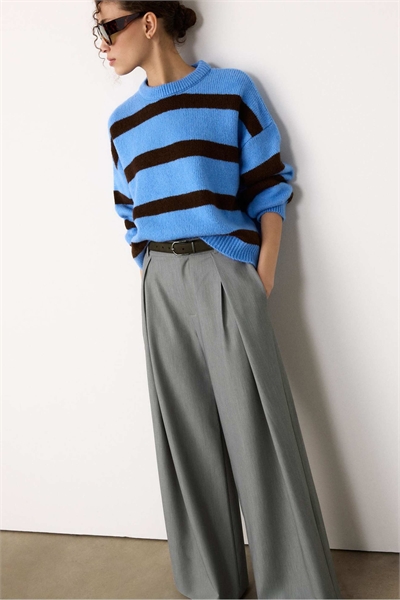 Брюки с широкими зауженными штанинами и ремнем артикул 155469079