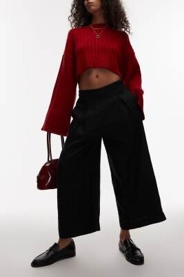 Льняные брюки свободного кроя с широкими штанинами и складками-гофрами артикул 143460158