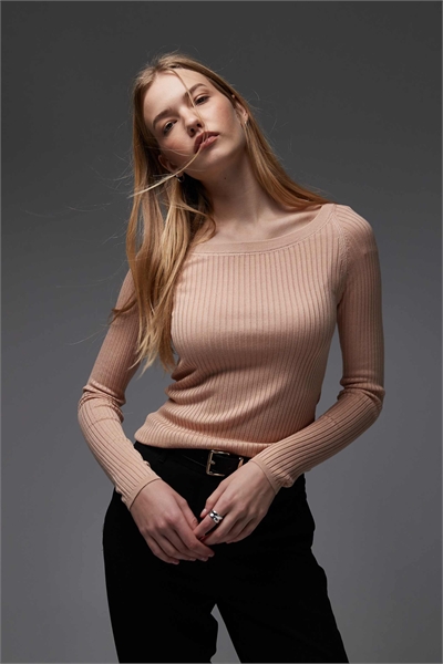 Трикотажный топ с длинными рукавами и круглым вырезом артикул 153891702