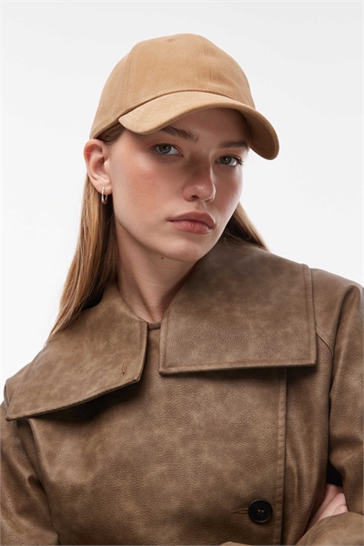 Кепка из натуральной замши артикул 153891727