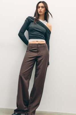 Элегантные брюки прямого кроя с зауженной посадкой артикул 155807503