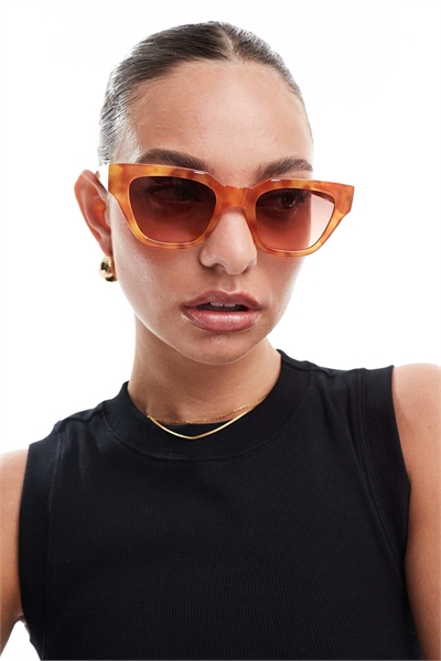 Квадратные солнцезащитные очки Kaws артикул 138342793