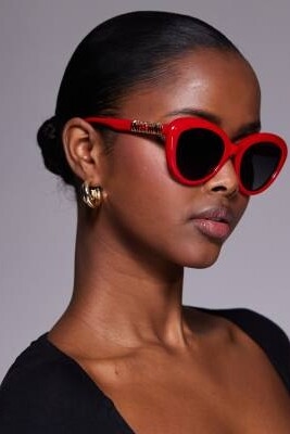 Солнцезащитные очки Moschino в форме кошачьих глаз артикул 155015938