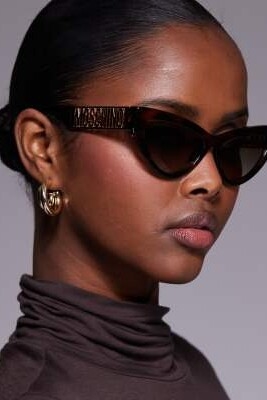 Солнцезащитные очки Moschino в форме кошачьих глаз артикул 155015940