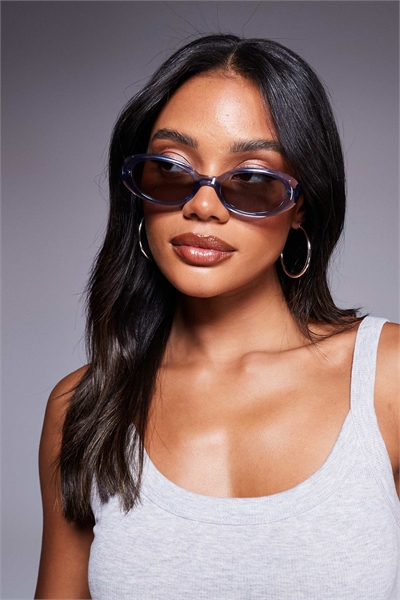 Очаровательные овальные солнцезащитные очки Quay артикул 142844304