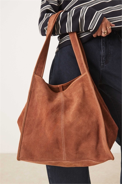 Сумка-тоут из замши цвета «лорель» с контрастной отстрочкой артикул 149954029