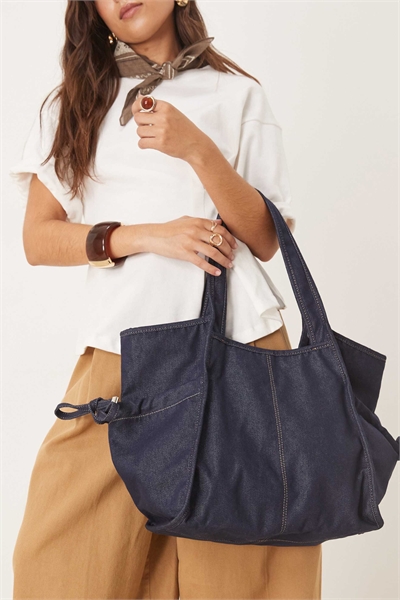 Сумка-тоут из денима с лавровым узором и завязками артикул 149954027