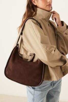 Сумка через плечо из натуральной замши коричневого цвета артикул 150989791