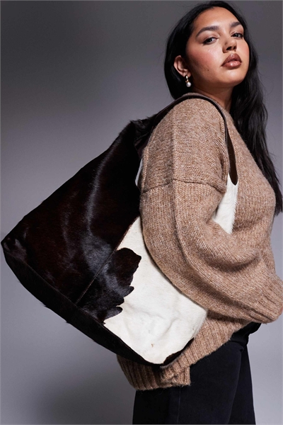 Сумка свободного кроя из кожи с эффектом «волосатой» поверхности и рисунком «коровья шкура» артикул 154212770