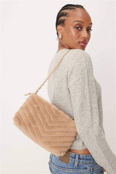 Сумка через плечо с цепочкой из искусственного меха артикул 148891633