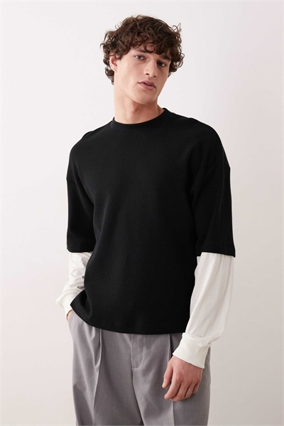 Футболка свободного кроя с длинными рукавами артикул 155473477