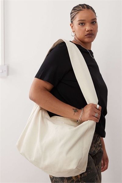 Большая сумка через плечо артикул 146738831