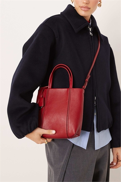 Сумка через плечо с брелоком в виде ключа артикул 154312465