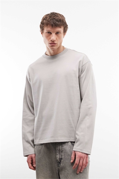 Футболка свободного прямого кроя с длинными рукавами артикул 155702099