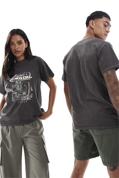 Футболка с принтом «Космическая ковбойша» на груди, обработанная специальной технологией артикул 141049396