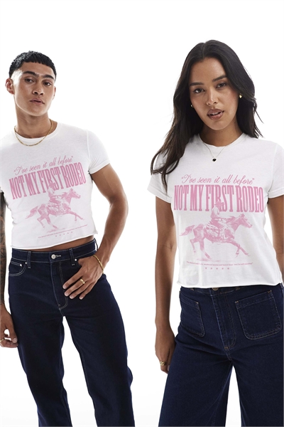 Футболка с принтом на груди из серии «Not my first rodeo» артикул 141049235