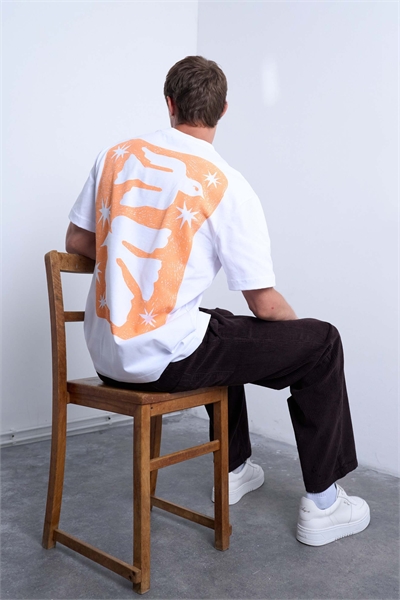 Футболка свободного кроя с принтом в виде птиц на груди и спине и белой вышивкой. артикул 148918677