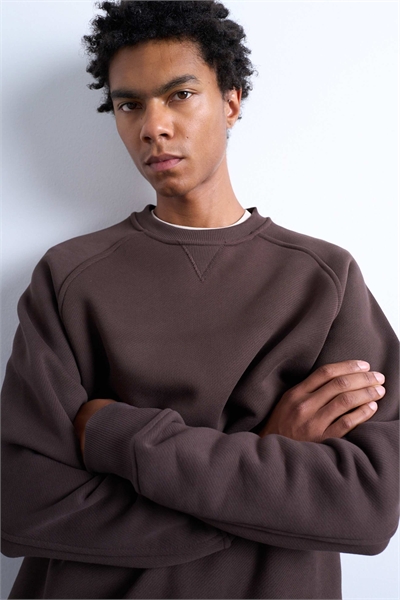 Толстовка из плотной ткани с рагланными рукавами и необработанными швами артикул 150504980