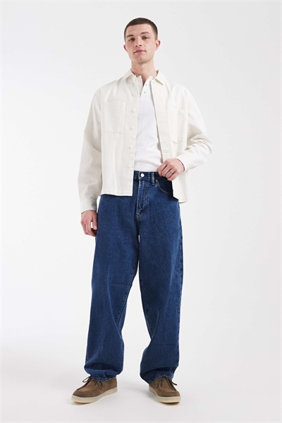 Джинсы свободного кроя артикул 155392581