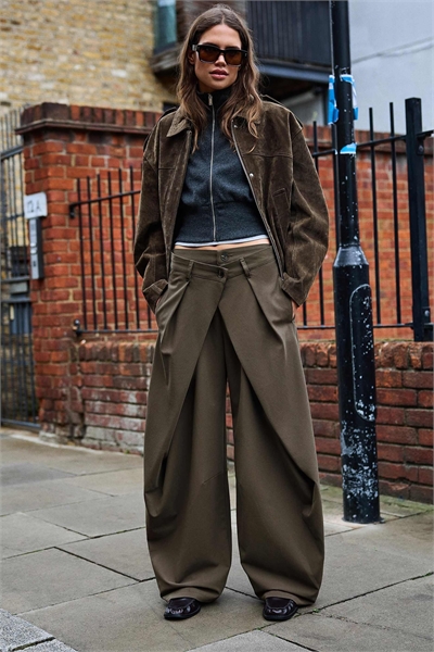 Брюки-кюлоты с складками артикул 155844473