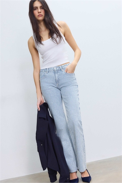 Джинсы D98 с прямыми брючинами и винтажным эффектом артикул 156290181