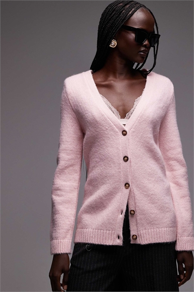 Кардиган с вязаными уплотненными плечевыми вставками артикул 154850614