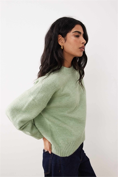 Свободный свитер с круглым вырезом и закругленным низом артикул 153911378