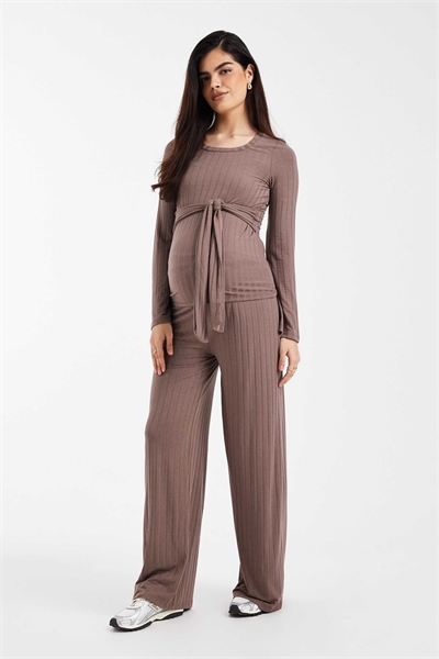 Брюки из трикотажа с широкими брючинами и ребристой фактурой от Mamalicious Maternity co-ord артикул 151747769