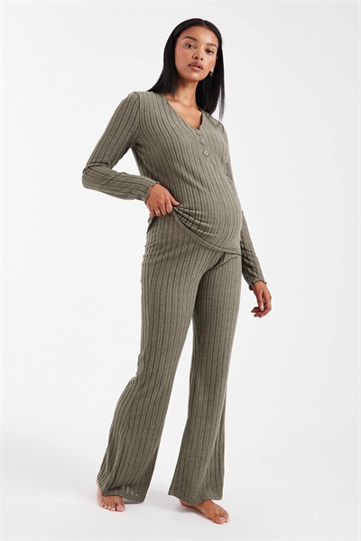 Брюки-клёш из сверхмягкого трикотажа с ребристой фактурой от Mamalicious Maternity co-ord артикул 149040334