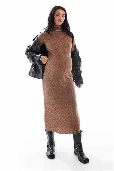 Платье средней длины из фактурного джерси от Mamalicious с волнистым краем артикул 140116087