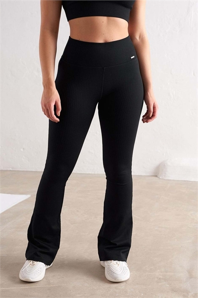 Черные ребристые бесшовные колготки расклешенного кроя артикул 141194838