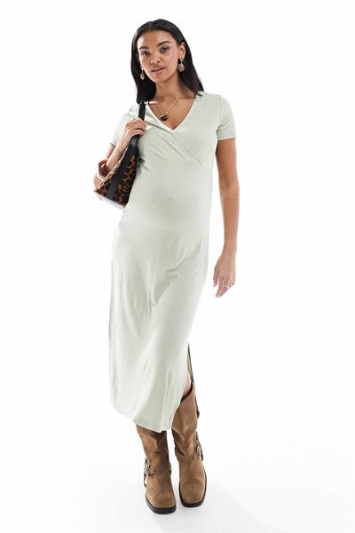 Макси-платье Mamalicious для беременных из трикотажа с ребристой текстурой и короткими рукавами артикул 140396009