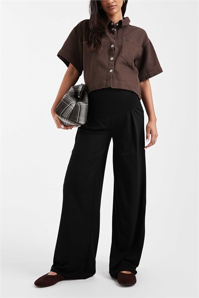 Брюки для беременных Mamalicious из джерси с широкими брючинами и складчатым поясом артикул 153079967