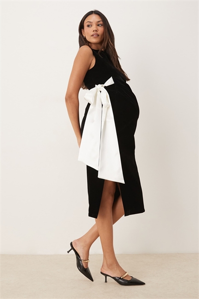 Миди-платье с контрастным атласным бантом черного цвета артикул 149952400