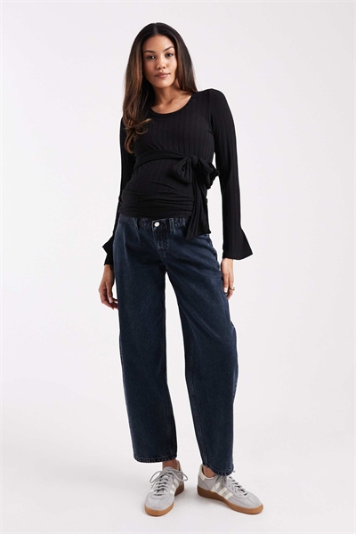 ASOS DESIGN Джинсы-боксеры с высокой талией для беременных артикул 150084645