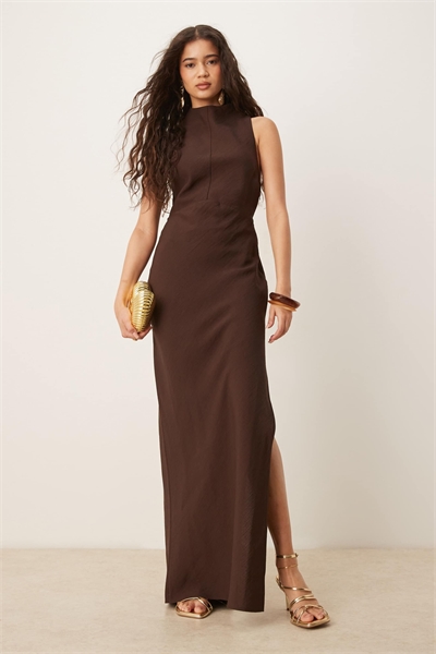 Макси-платье с высоким воротником и металлической отделкой артикул 144013430