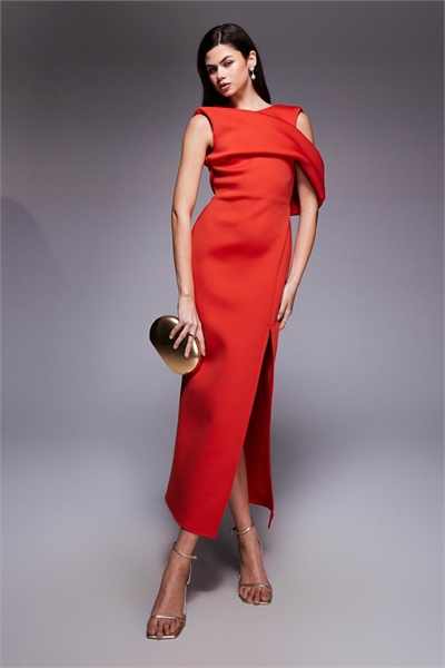 Платье-миди с драпировкой и открытыми плечами артикул 154679731