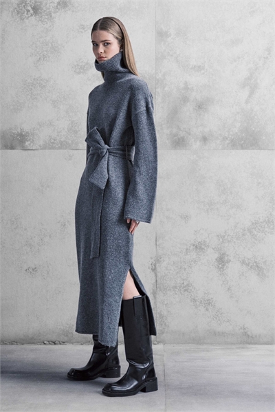 Плетеное платье средней длины артикул 150177254