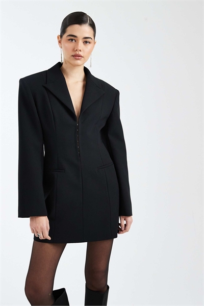 Платье с зауженным лифом и вырезом артикул 153654421