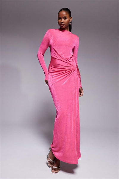 Макси-платье с длинными рукавами, высоким воротником и закрученным элементом артикул 154630812