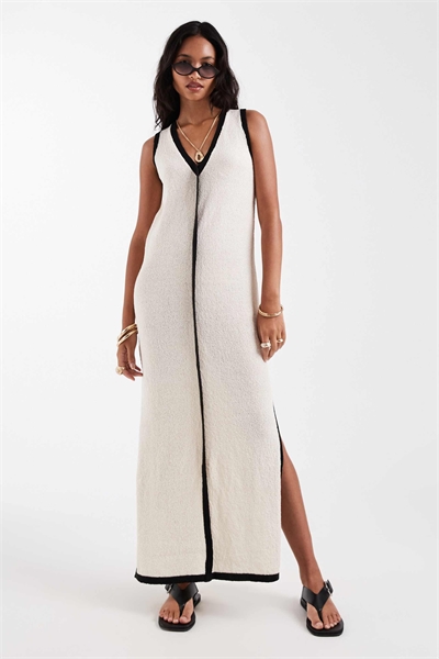 Пляжное макси-платье из трикотажа с контрастной отделкой, без рукавов и с V-образным вырезом артикул 153490727