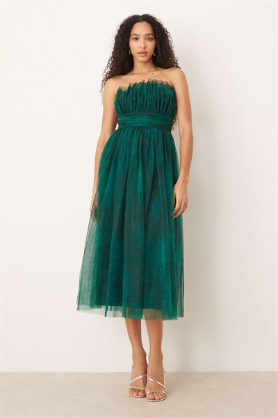 Платье средней длины с бандовым поясом из тюля артикул 152803160